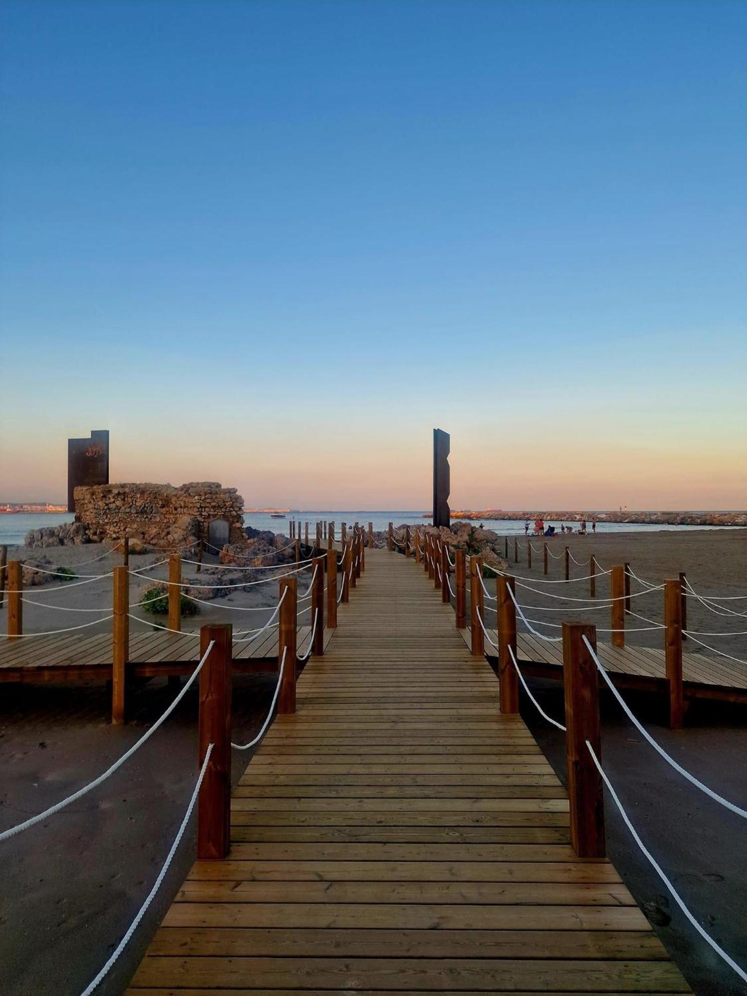ApartBeach MARINA PLAYA Climatizado Piscina y Parking Cambrils Exterior foto